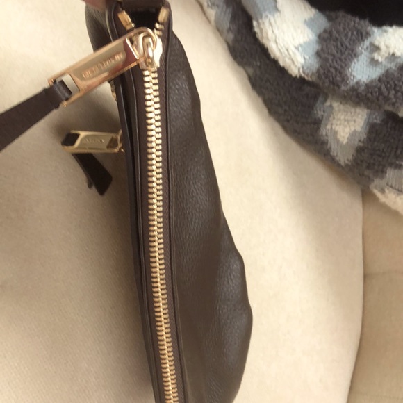 Michael Kors Gilmore crossbody bag - Picture 10 of 13